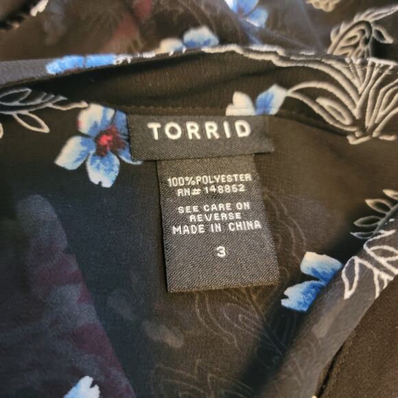 Torrid Black Semi-Sheer Floral High Low Women's Lightweight Blouse 3 - 3X - Picture 4 of 5